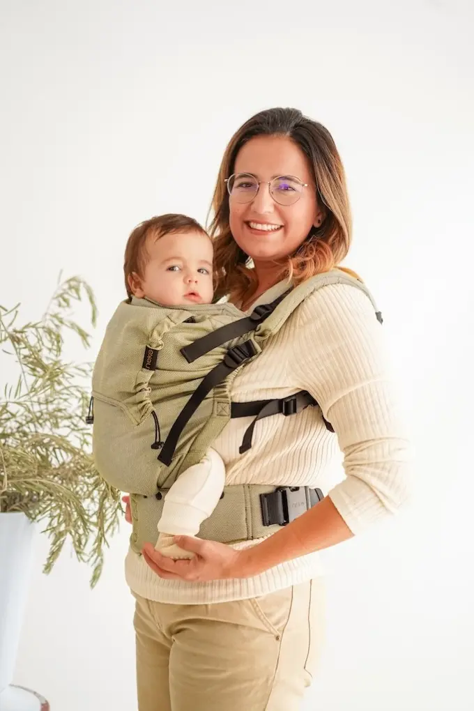 Neko Switch Medium Size Carrier - Moss - Image 1